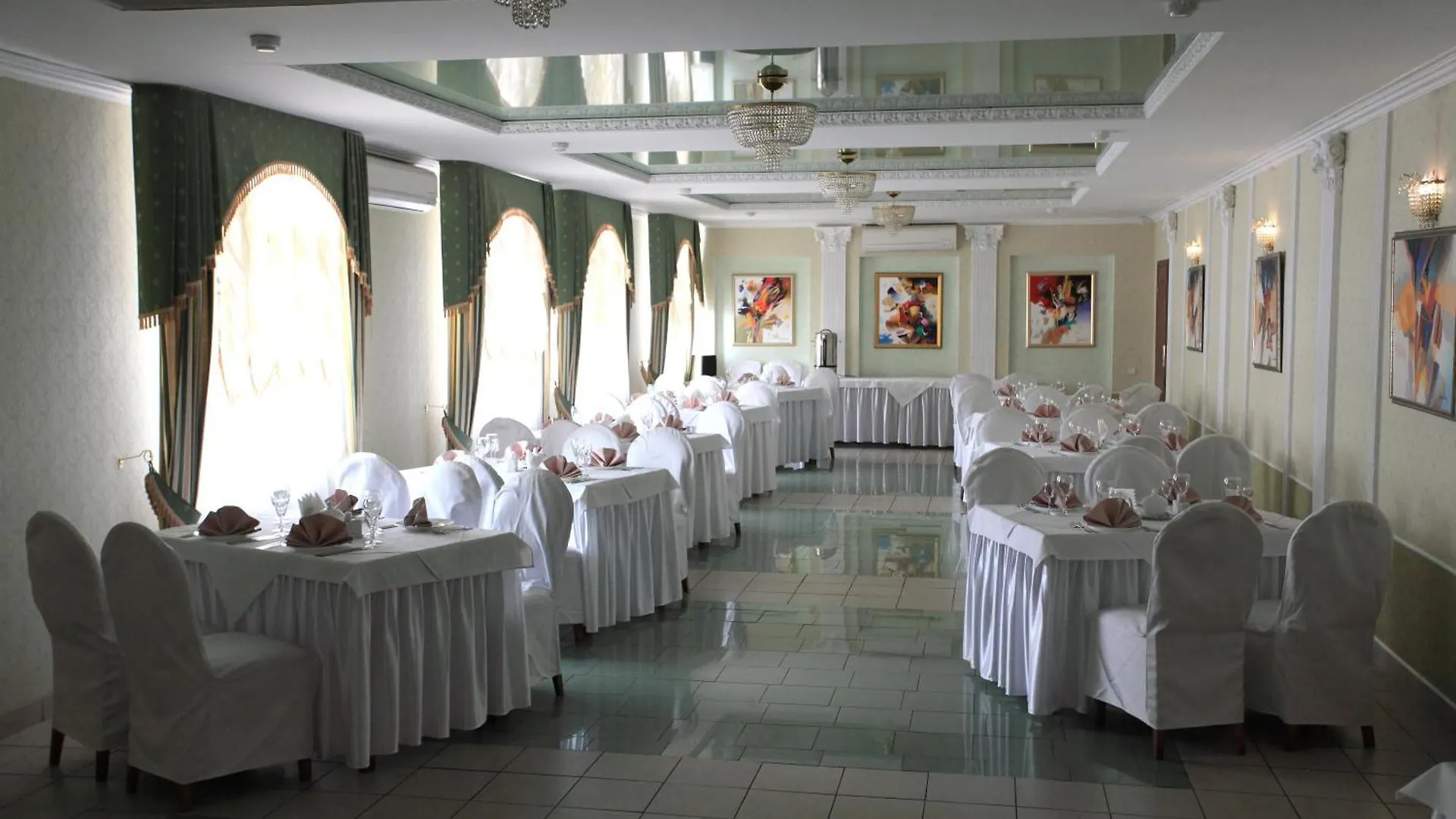 Hotel Mars Malekhuv 3*,  Ukraina